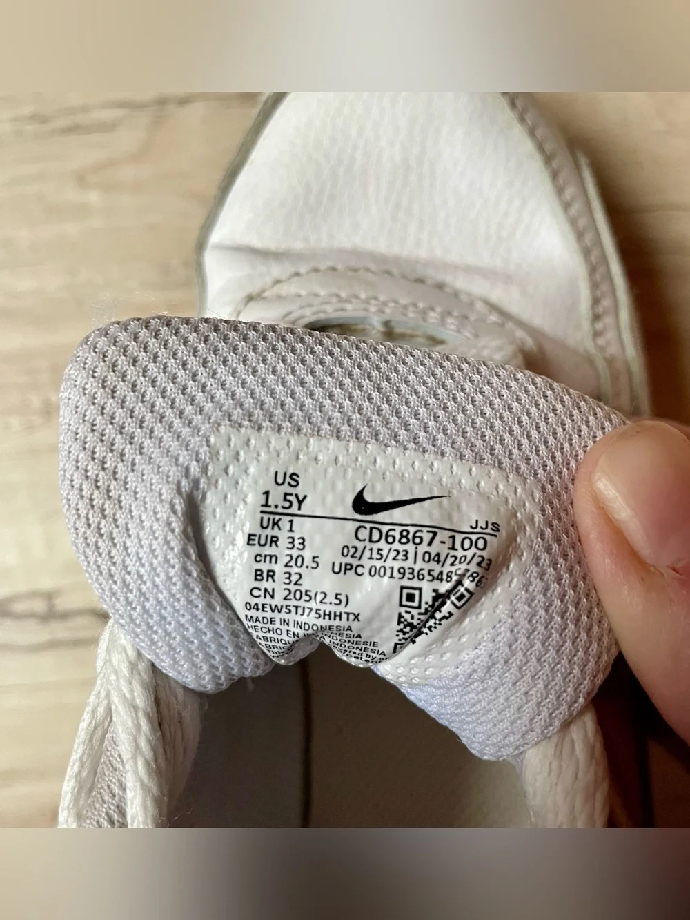 Nike White Air Max Leather Sneakers children’s size 1.5 Y